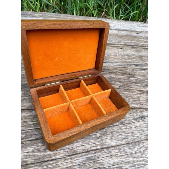 Vintage Small Walnut Wood Jewelry Box Carved Bird on Branch - Picture 11 of 11